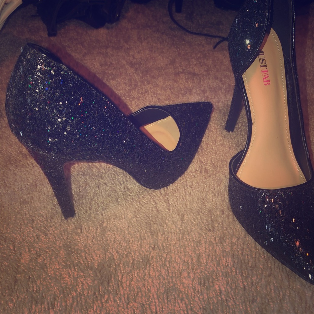 Gorgeous black shimmer pumps! Never worn!